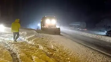 Dağ Yolu Kar Yağışıyla Kapandı