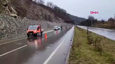 Düzce Gölyaka'da Heyelan! Yol Kapatıldı