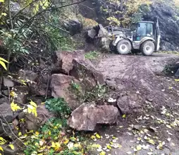 Yağışlar Sonrası Köy Yolları Açıldı