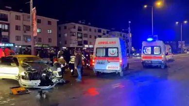 Düzce'de Metek Kavşağı Kazası: 3 Yaralı
