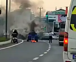 Düzce'de Seyir Halindeki Araçta Yangın! Sürücüler Kahraman Oldu