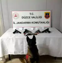 Düzce'de 5 Ruhsatsız Silah Ele Geçirildi