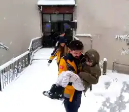 Düzce'de Kar Yağışında Sağlık Ekiplerinin Kahramanlığı