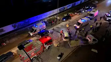 Düzce'de 3 Araç Çarpıştı: 6 Yaralı
