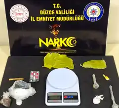Düzce'de Uyuşturucu Operasyonu: 2 Gözaltı, 2 Tutuklama