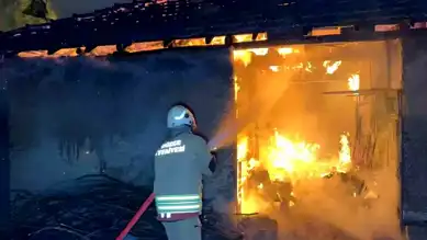 Düzce'de Yeni Yıl Yangını: 25 Kaz Kurtarıldı