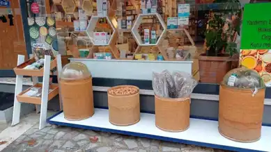 Zeki Karga Aktardan Ceviz Çaldı!