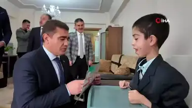 Kas Hastası Öğrenciye Vali'den Ev Ziyareti