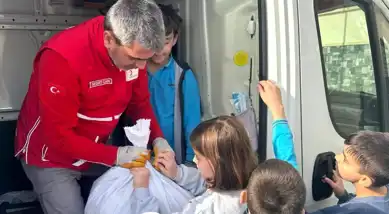 İlkokul Öğrencileri Kızılay'a Destek Oldu