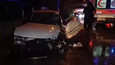 Yağmurlu Havada 3 Araç Çarpıştı: 3 Yaralı