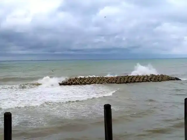 Akçakoca'da Fırtına Dalgaları!