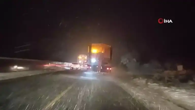 Dağ Yolu'nda Kar Yağışı Etkili