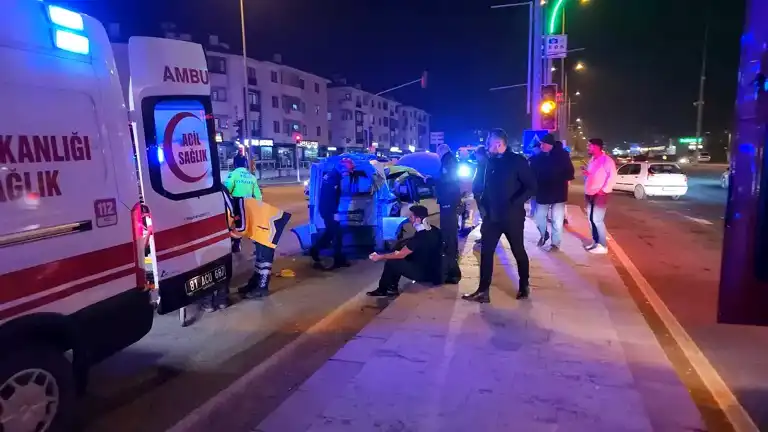 Düzce'de Alkollü Sürücü Kazası: 3 Yaralı