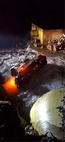 Düzce'de Dereye Yuvarlanan Araç: 3 Yaralı
