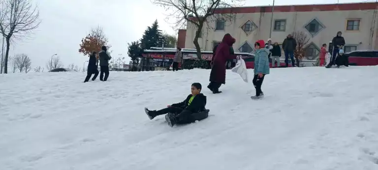 Kar Tatili: Çocuklar Düzce'de Kaydı