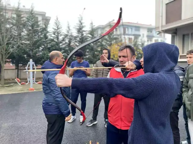 Gençlere Okçuluk Eğitimi Verildi