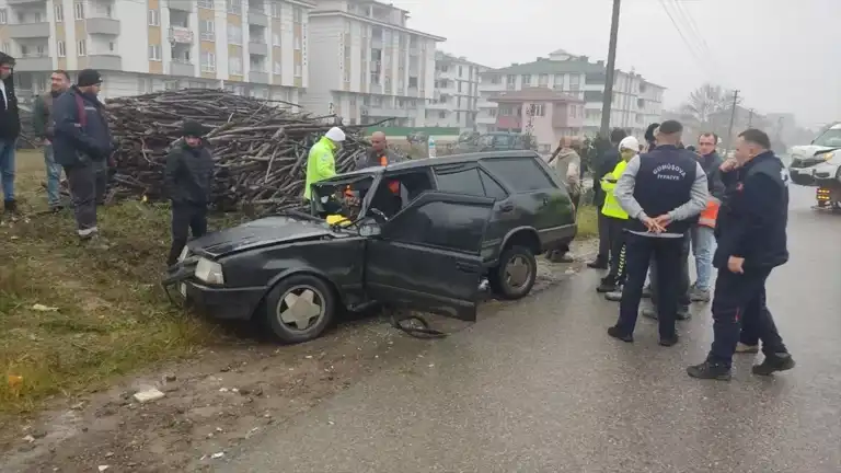 Düzce'de Trafik Kazası: İki Yaralı