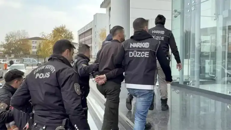 Düzce'de Uyuşturucu Operasyonu: 5 Gözaltı
