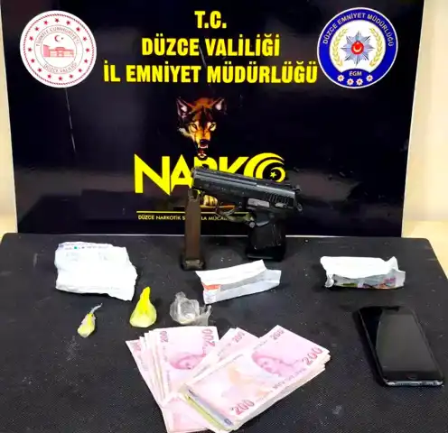 Düzce'de 3 Kişi Uyuşturucu Ticaretiyle Yakalandı
