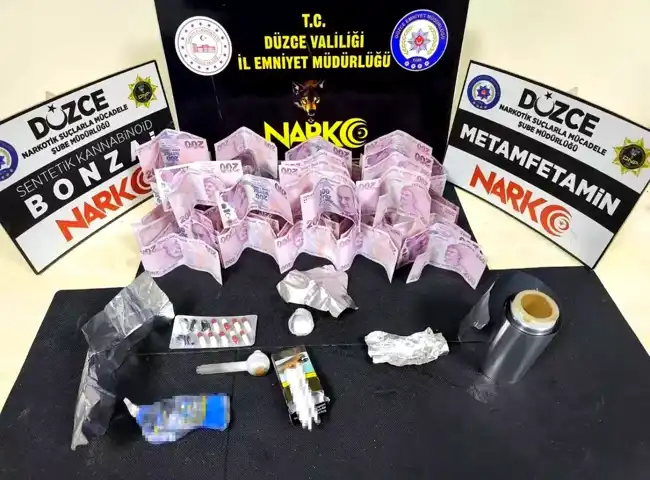Düzce'de Uyuşturucu Operasyonu: 2 Gözaltı