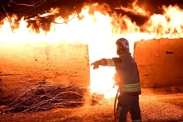 Düzce'de Yeni Yılın İlk Yangını Söndürüldü