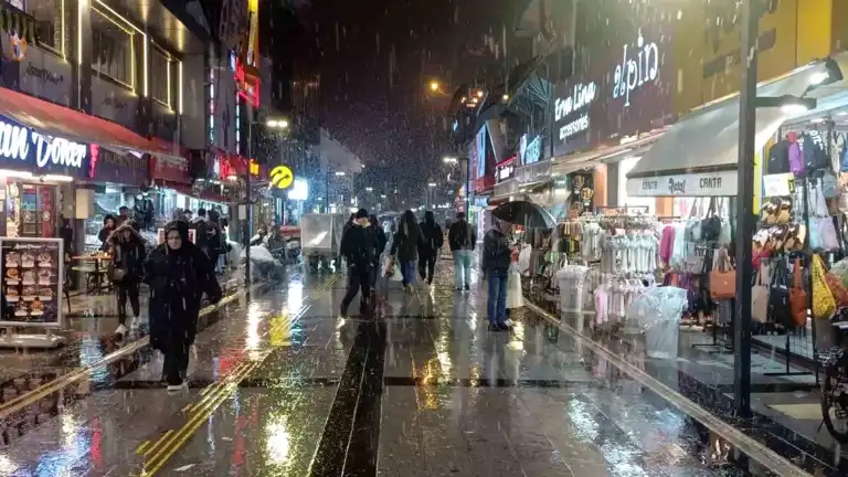 İlk Kar Yağdı: Şehir Beyaza Büründü