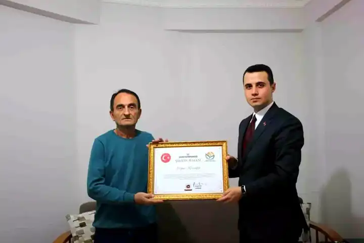 Gazi Kırcıoğlu'na Şükran Belgesi