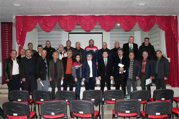 Köy Muhtarlarına Kahverengi Kokarcayla Mücadele Bilgilendirmesi