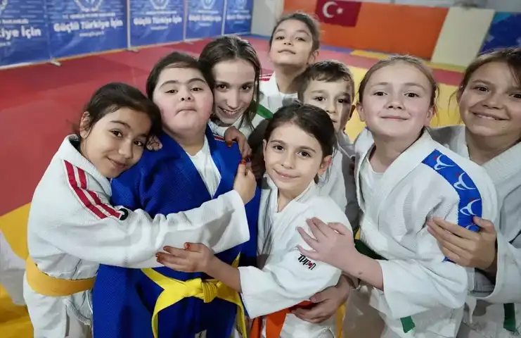 Judo ile Parlayan Genç Sporcu