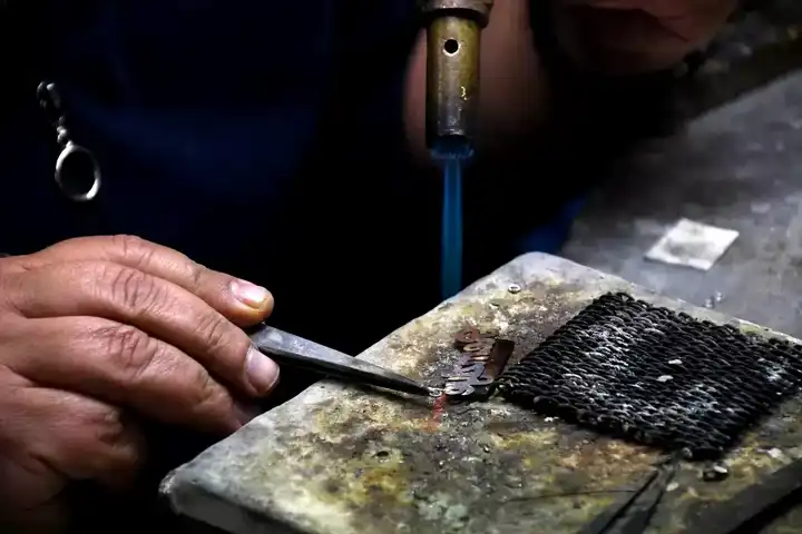 250 Yıllık Tezgahta Yaşayan Zanaat: Sadekarlık